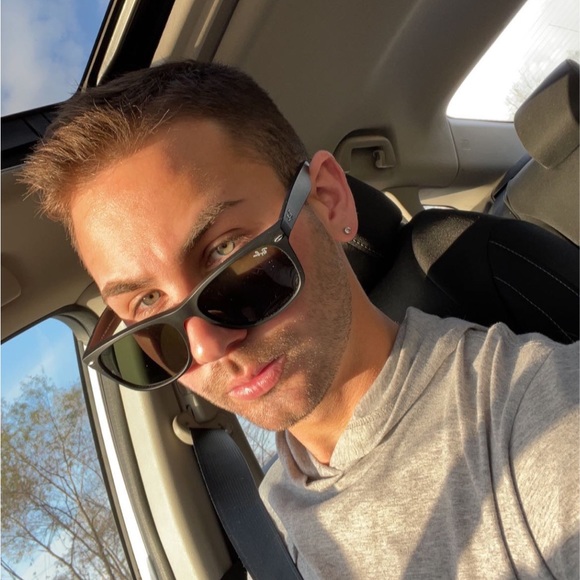 Raybans New Wayfayer RB2132 - Picture 2 of 2